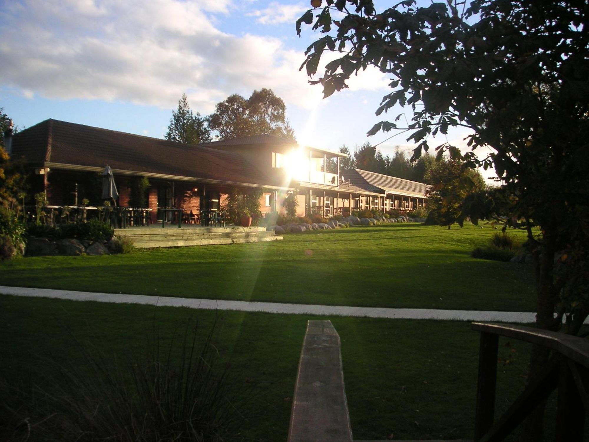 Donegal House Hotel Kaikoura Exterior photo