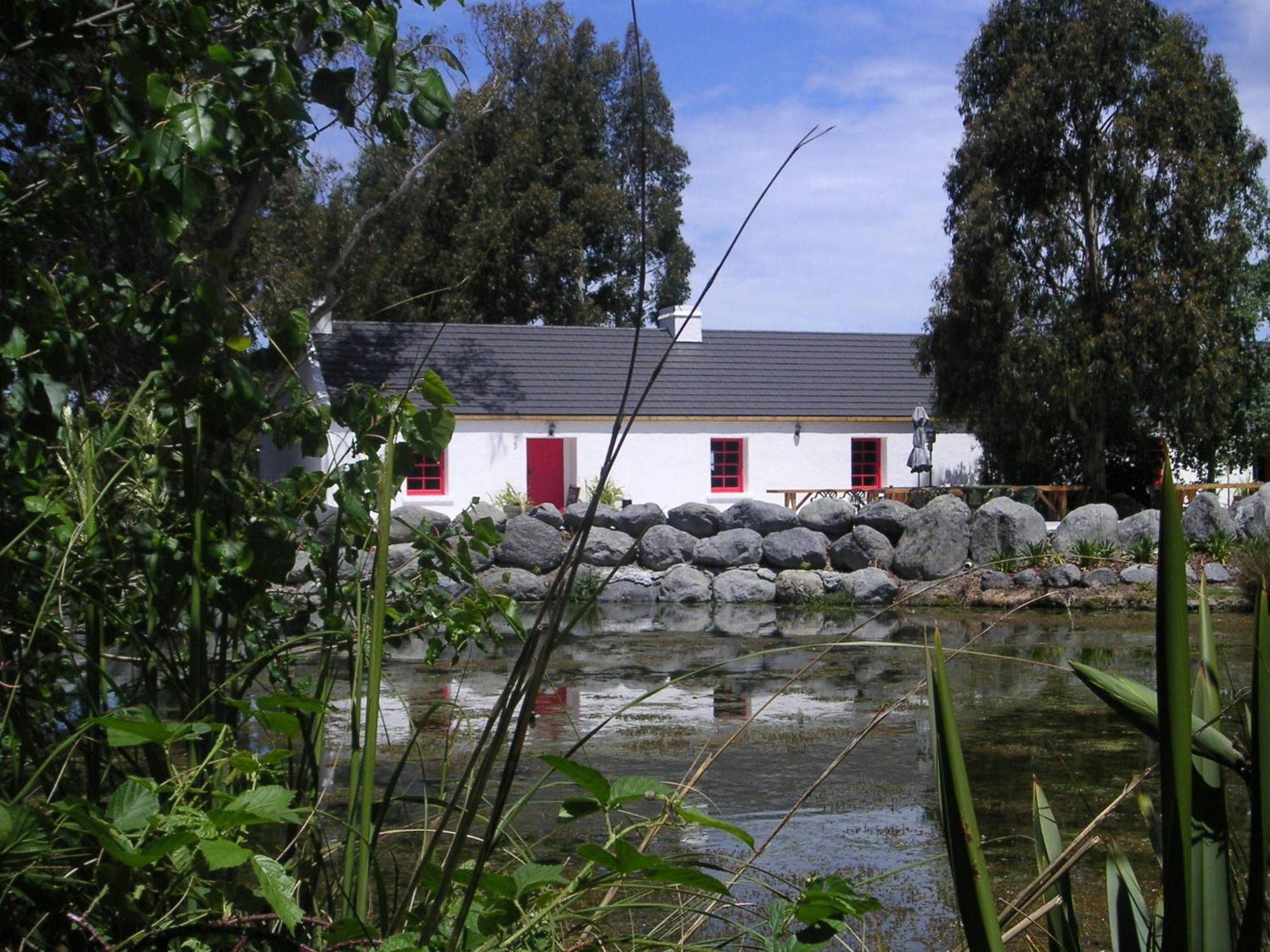 Donegal House Hotel Kaikoura Exterior photo