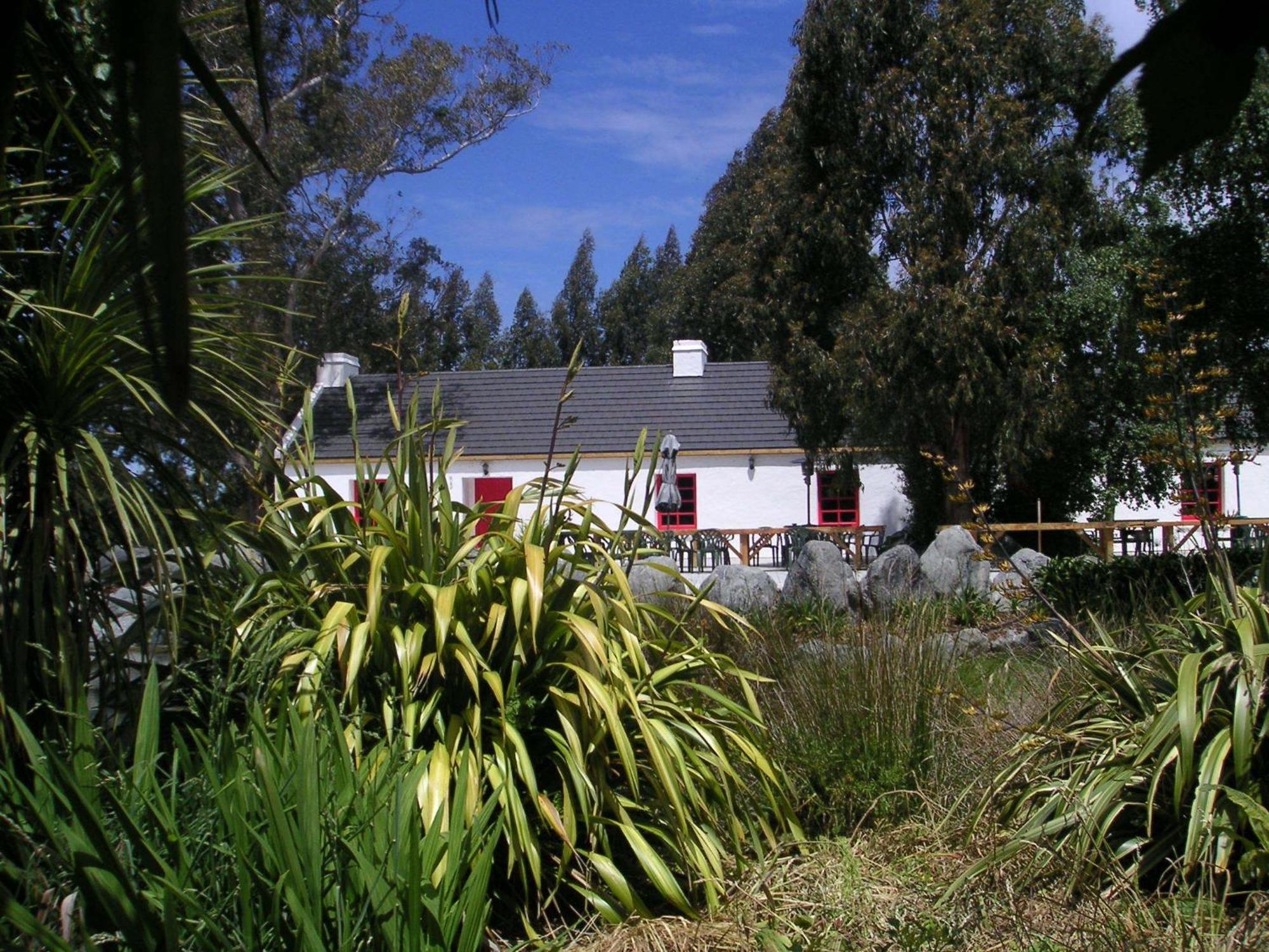 Donegal House Hotel Kaikoura Exterior photo