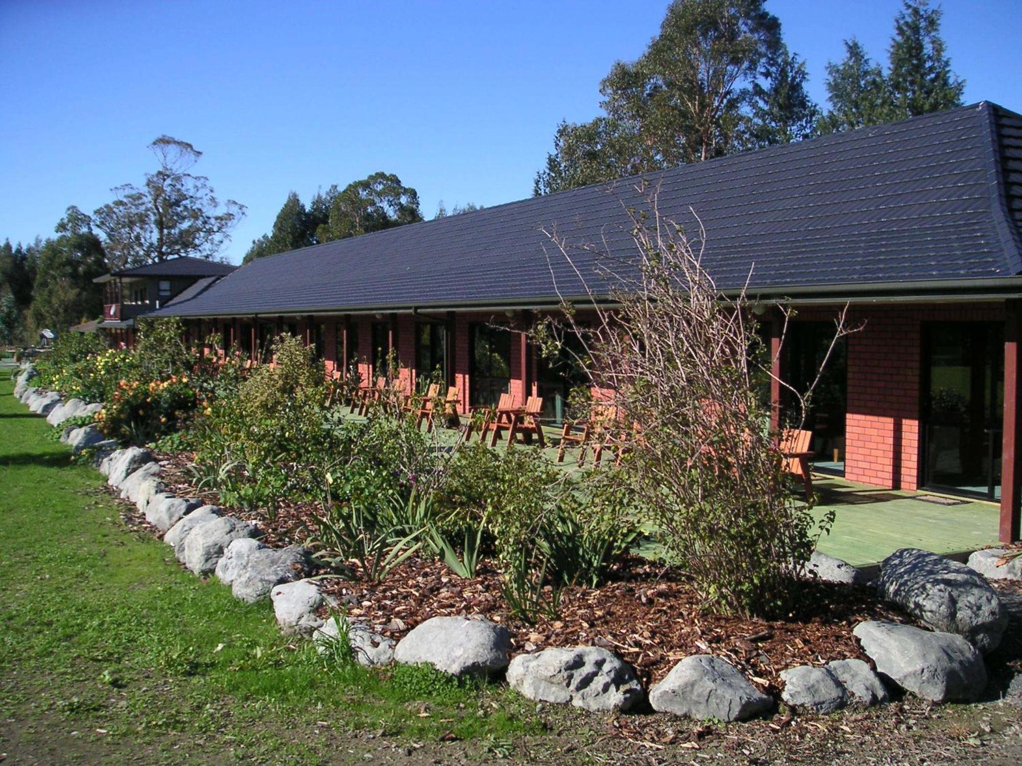 Donegal House Hotel Kaikoura Exterior photo